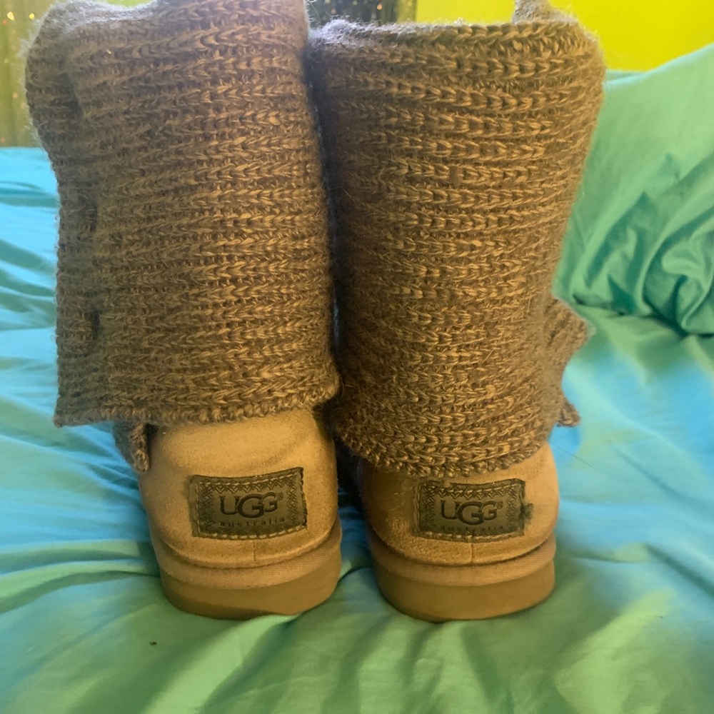 Uggs - Picture 4 of 4